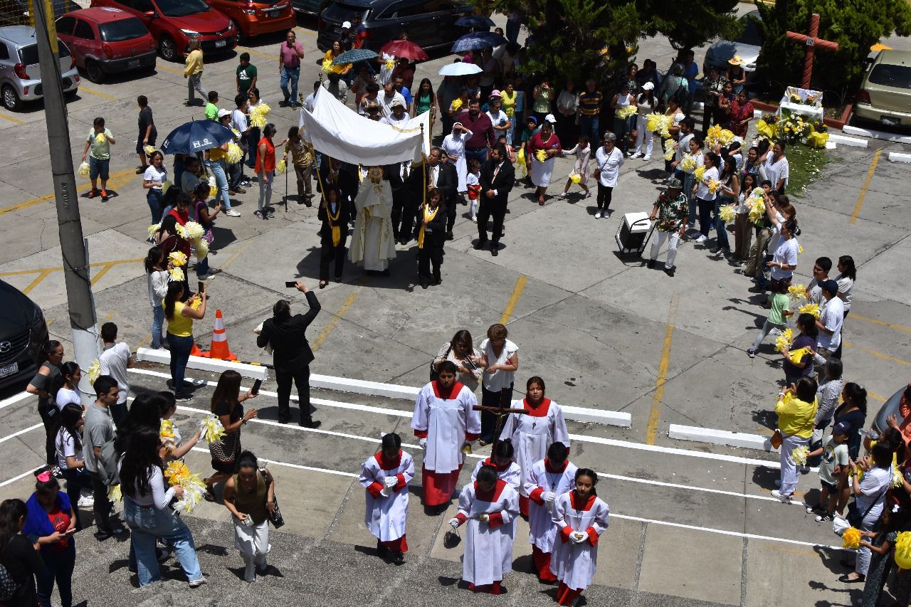 CORPUS CHRISTI EN LA PARROQUIA SAN ANTONIO MARÍA CLARET, UNA ...