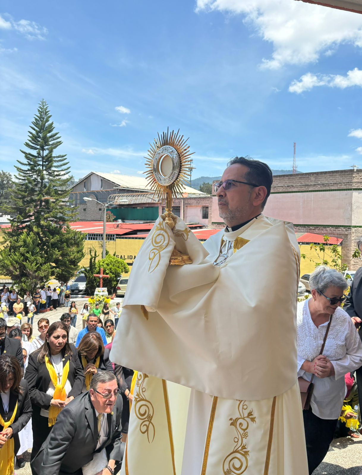CORPUS CHRISTI EN LA PARROQUIA SAN ANTONIO MARÍA CLARET, UNA ...
